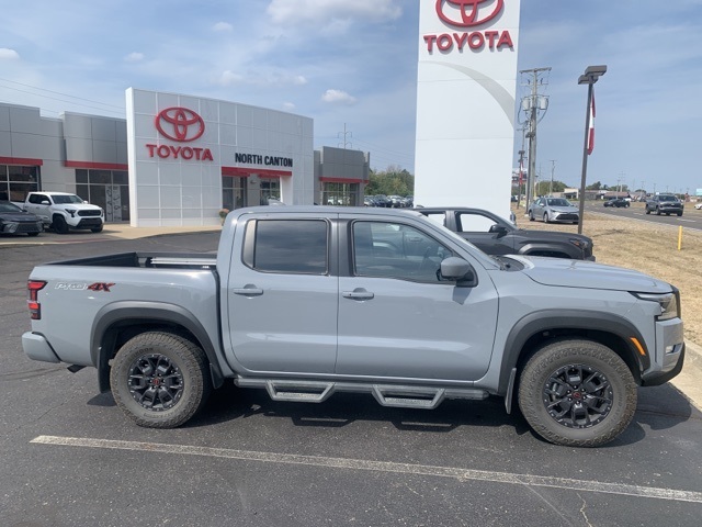 2022 Nissan Frontier PRO-4X photo 6
