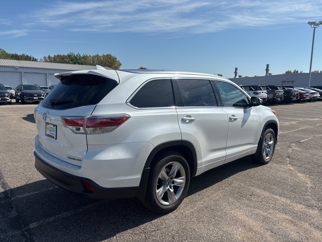 2016 Toyota Highlander Base Hybrid photo 2