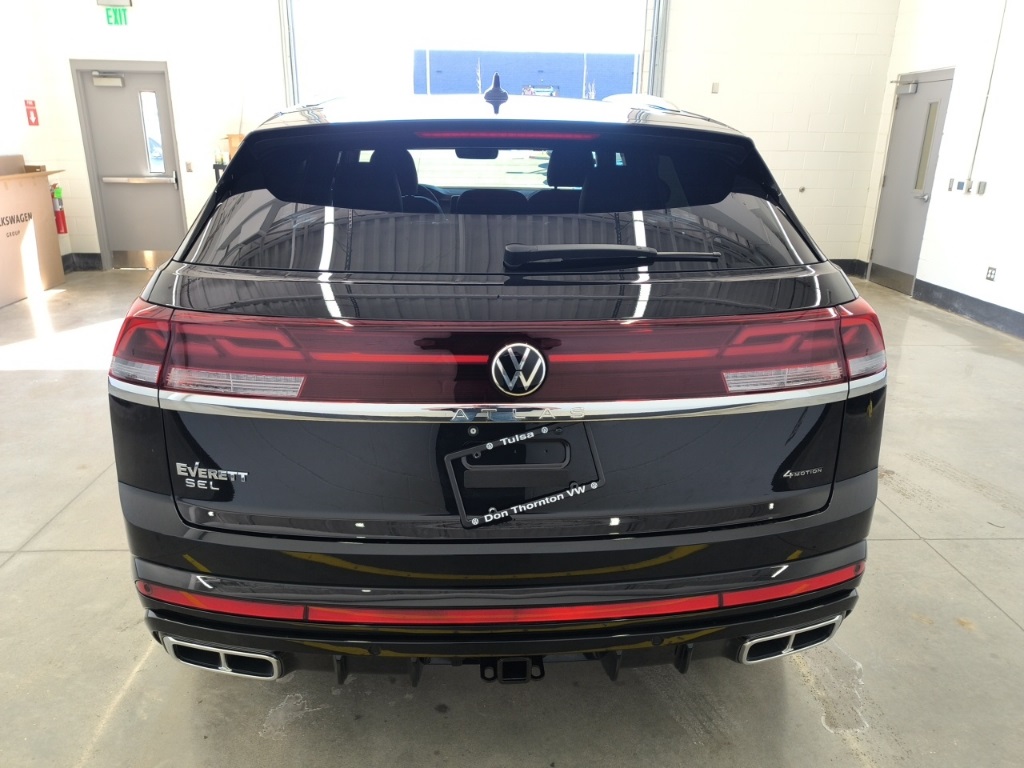 2025 Volkswagen Atlas Cross Sport SEL Premium R-Line photo 4