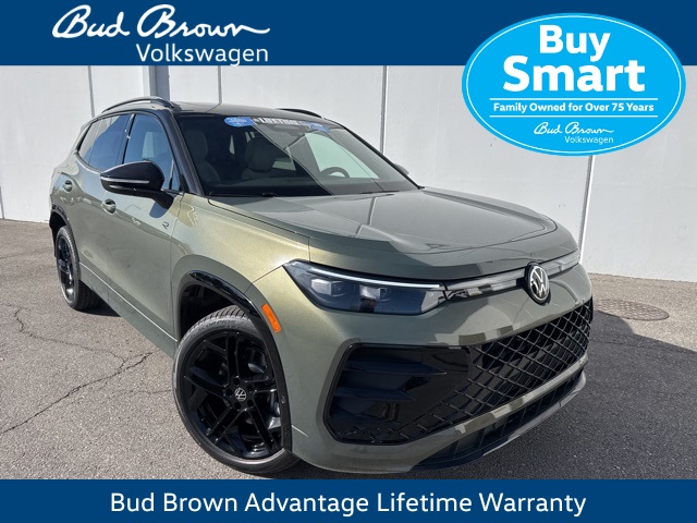 2026 Volkswagen Tiguan SE R-LINE BLACK's photo