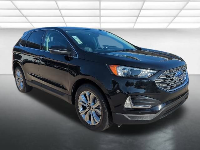 2024 Ford Edge Titanium's photo