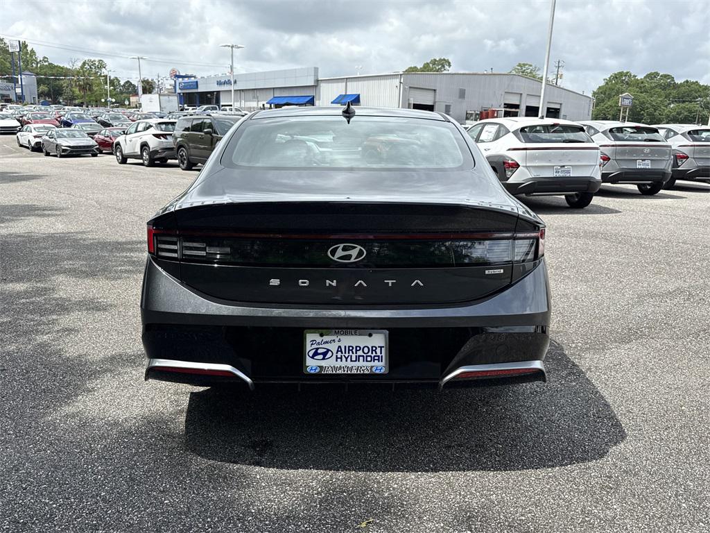 2025 Hyundai Sonata Hybrid SEL photo 4