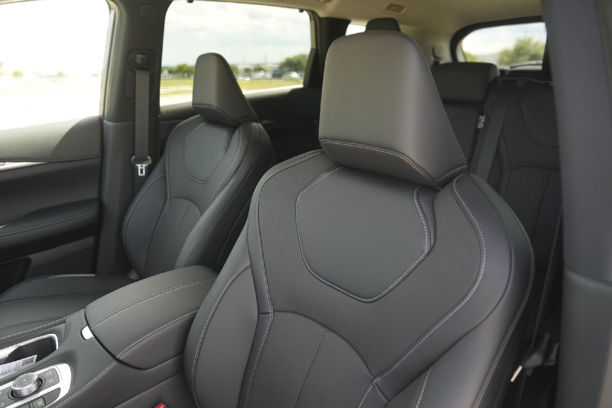 2026 Infiniti QX60 Luxe photo 7