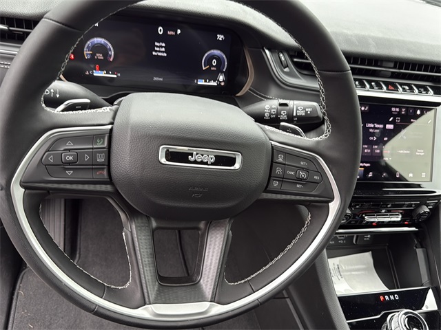 2025 Jeep Grand Cherokee Laredo Altitude photo 10
