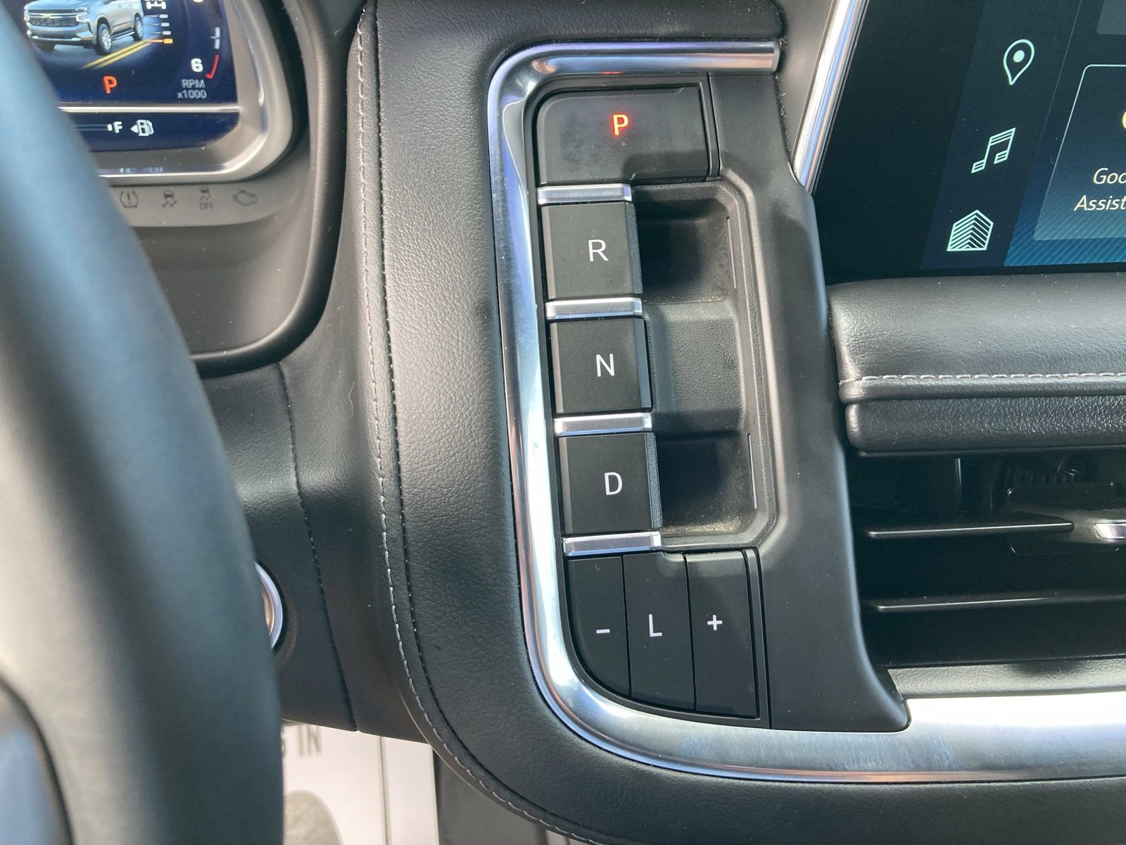 2024 Chevrolet Suburban Z71 photo 27