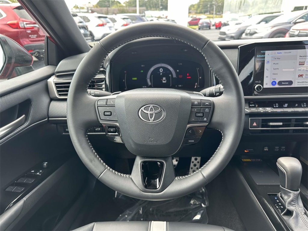 2025 Toyota Camry SE photo 11
