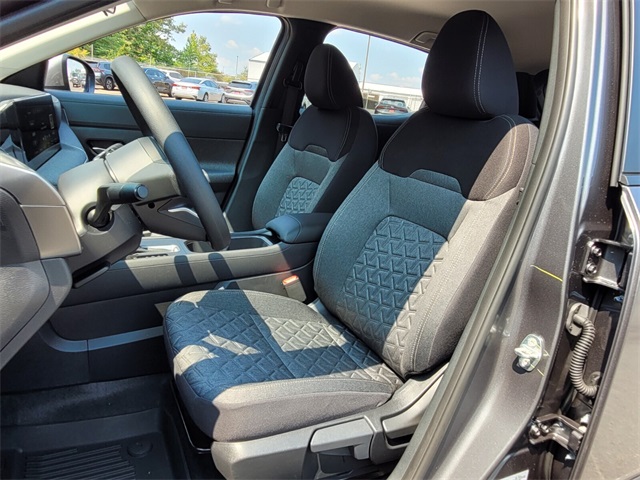 2025 Nissan Kicks SV photo 7