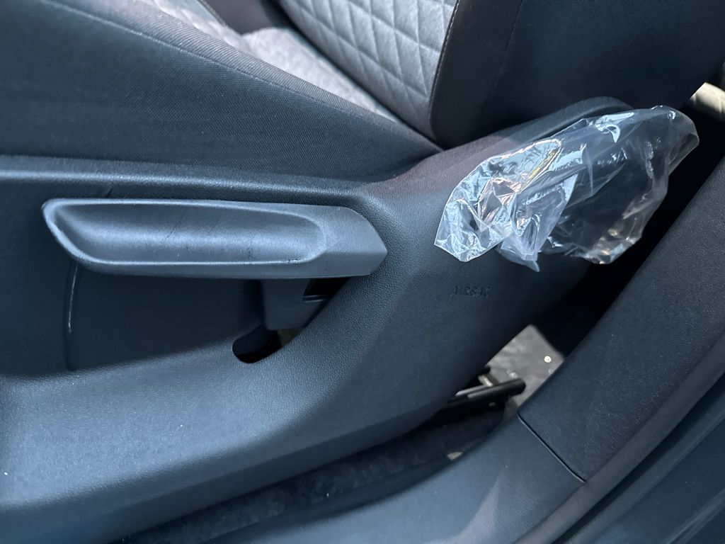 2025 Volkswagen Tiguan S photo 4