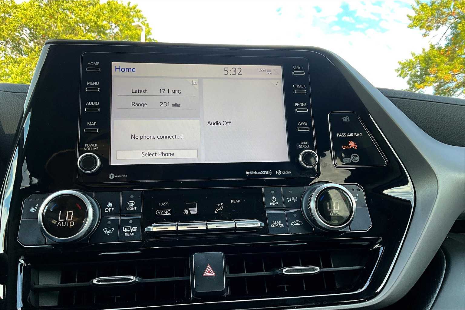 2022 Toyota Highlander XLE photo 32