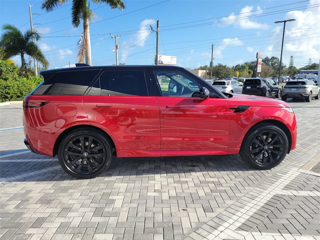 2025 Land Rover Range Rover Sport SE photo 6