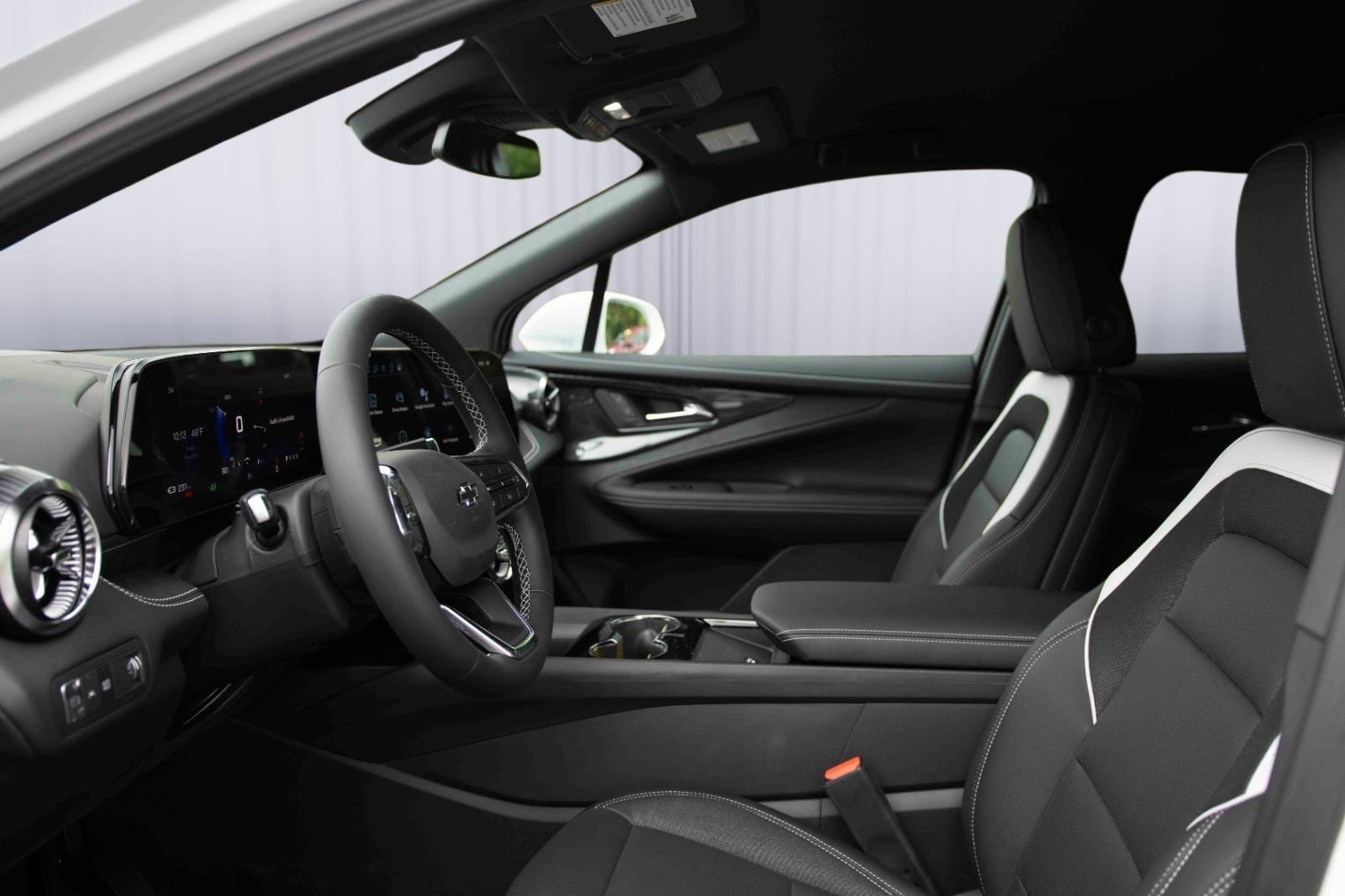 2025 Chevrolet Blazer EV photo 11