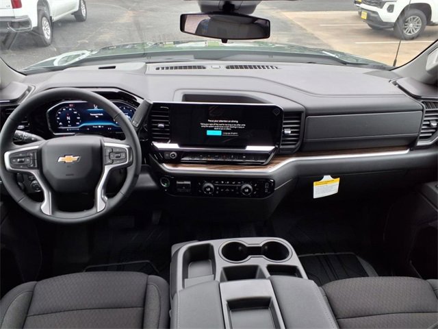 2025 Chevrolet Silverado 1500 LT photo 3