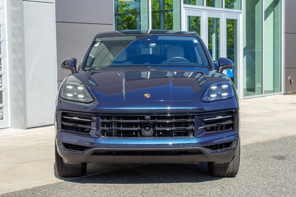 2024 Porsche Cayenne Coupe Base photo 2