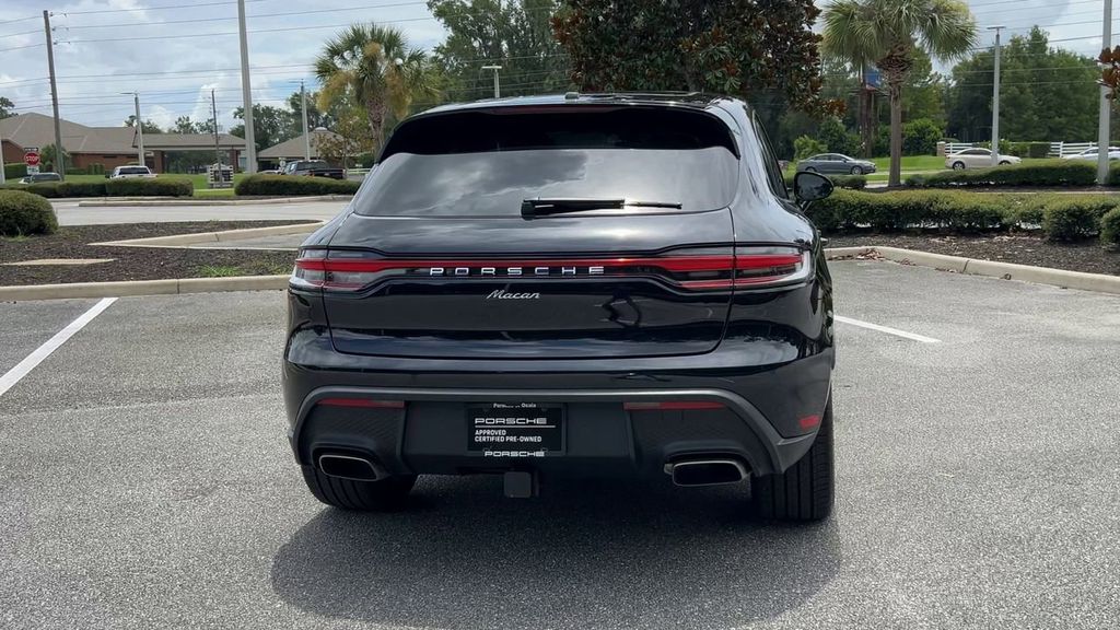 2025 Porsche Macan Base photo 7