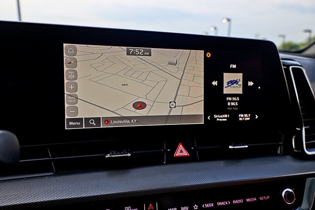 2023 Kia Sportage SX photo 3