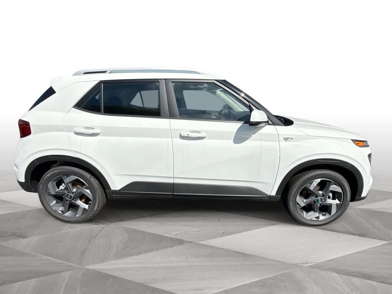 2025 Hyundai Venue SEL photo 9