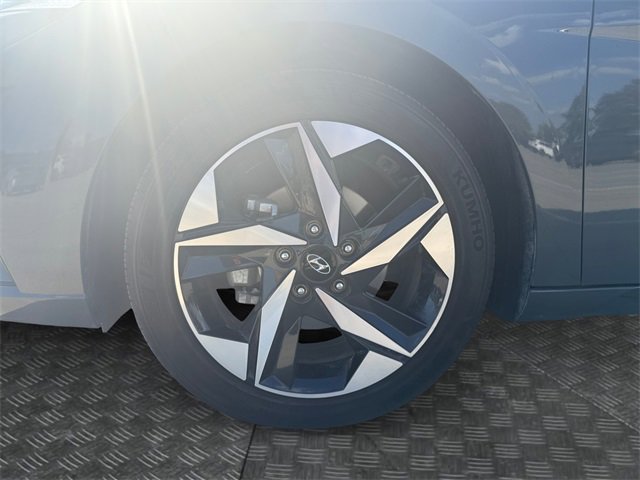 2023 Hyundai Elantra SEL photo 11