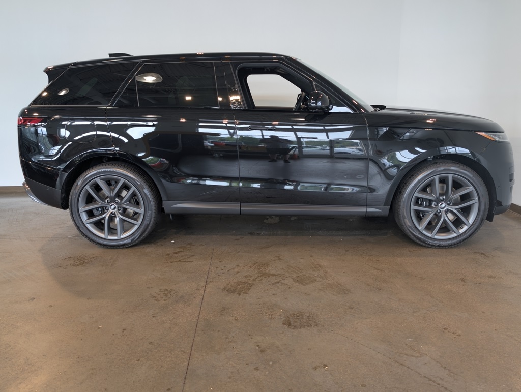 2025 Land Rover Range Rover Sport SE photo 5