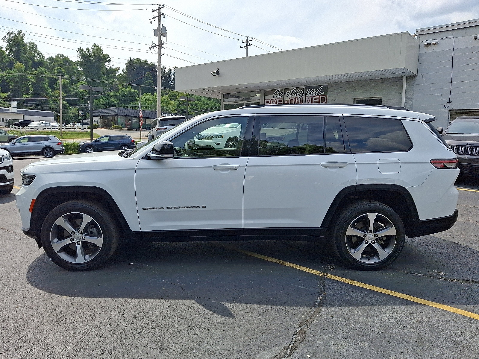 2023 Jeep Grand Cherokee Limited photo 2