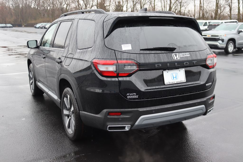 2025 Honda Pilot Touring photo 2