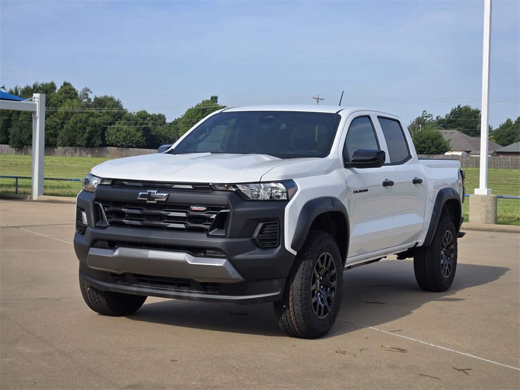 2026 Chevrolet Colorado Trail Boss photo 2