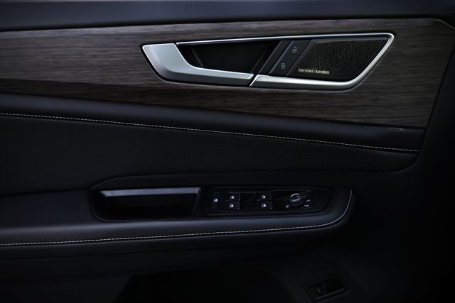 2024 Volkswagen Atlas SEL Premium R-Line photo 12