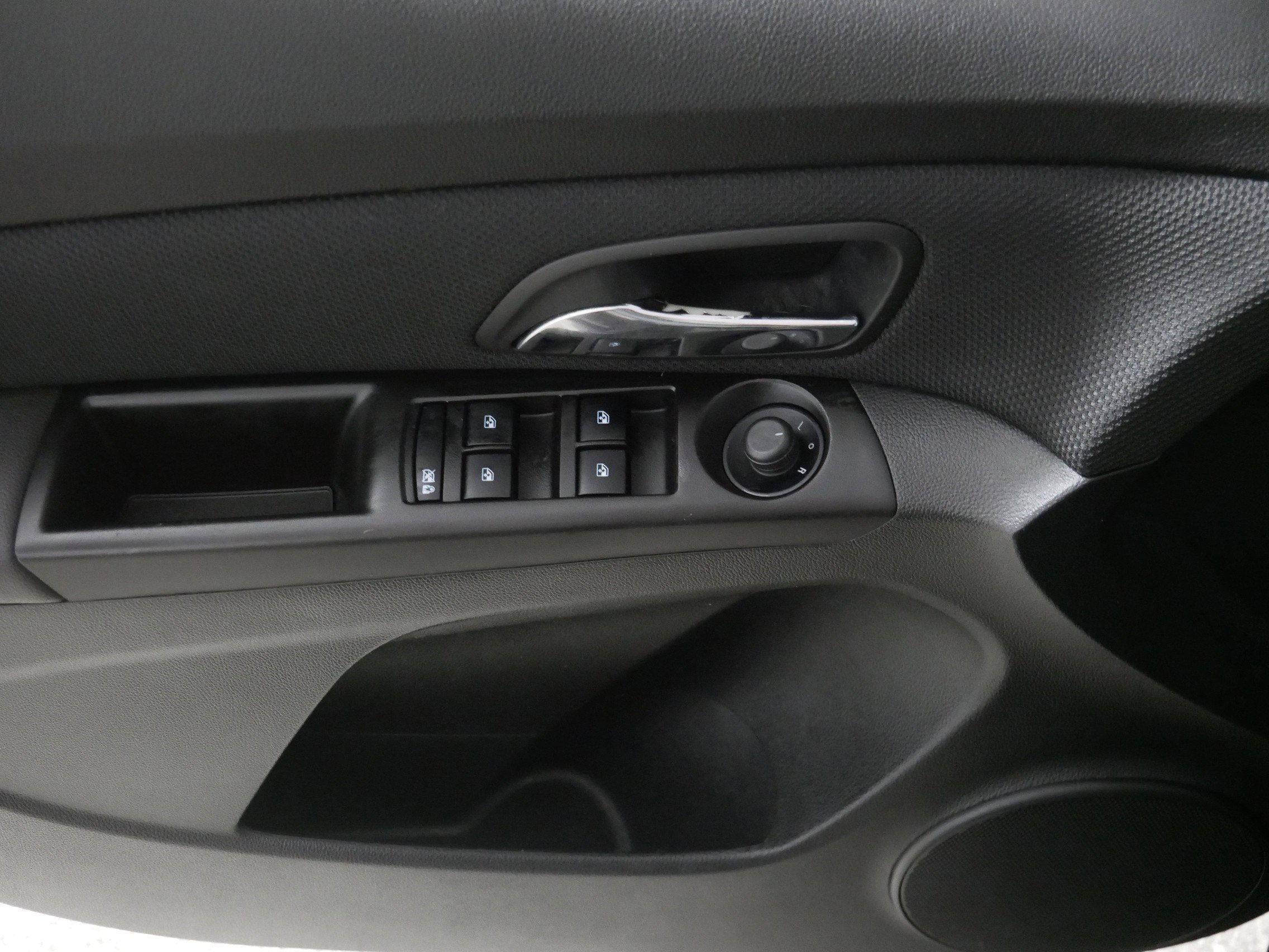 2012 Chevrolet Cruze photo 17