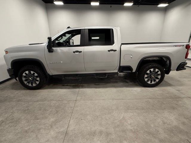 2022 Chevrolet Silverado 2500HD Custom photo 5