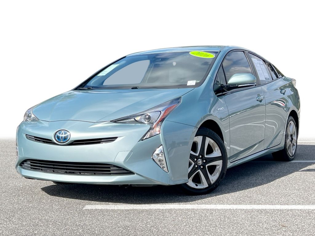 2016 Toyota Prius Three's photo