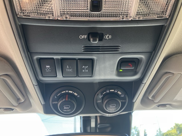 2024 Toyota 4Runner TRD Off-Road photo 28