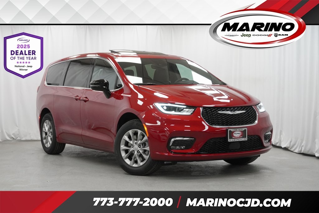 2026 Chrysler Pacifica Select's photo