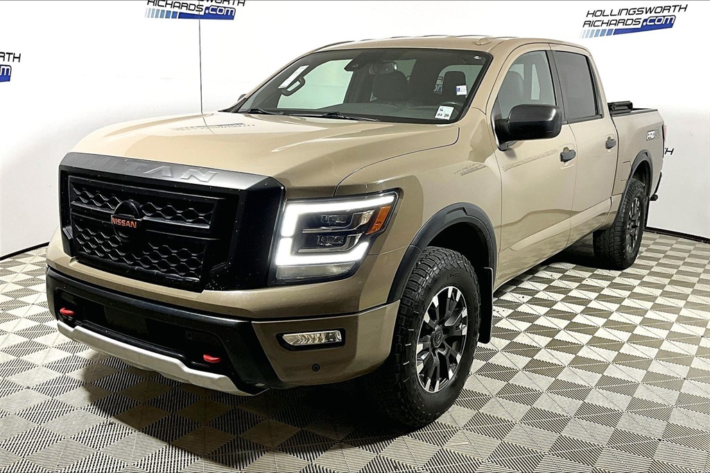 2021 Nissan Titan PRO-4X's photo