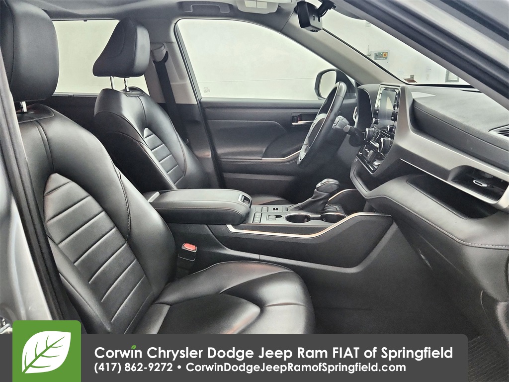 2022 Toyota Highlander XLE photo 30