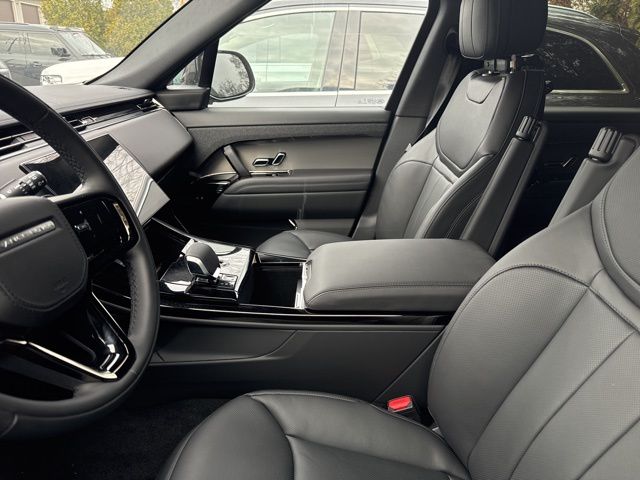 2025 Land Rover Range Rover Sport SE photo 2