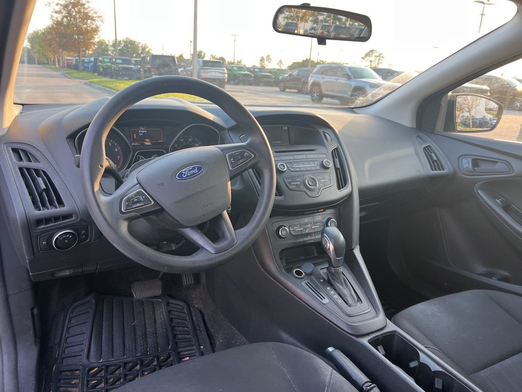 2017 Ford Focus S photo 3