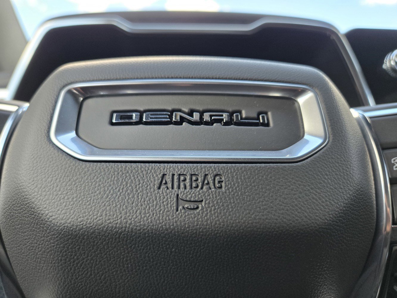 2026 Gmc Canyon Denali photo 14