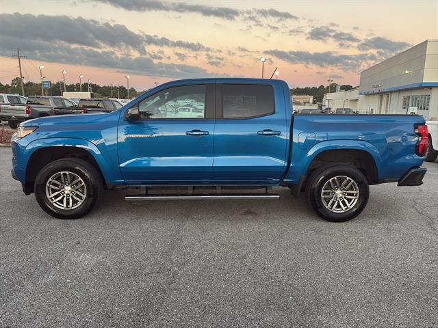 2023 Chevrolet Colorado LT photo 2