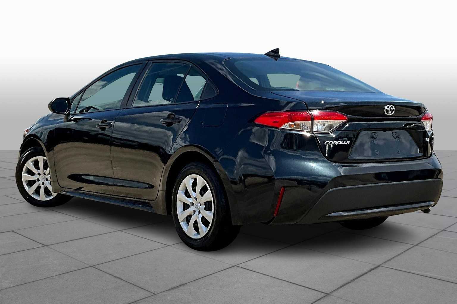 2022 Toyota Corolla LE photo 21