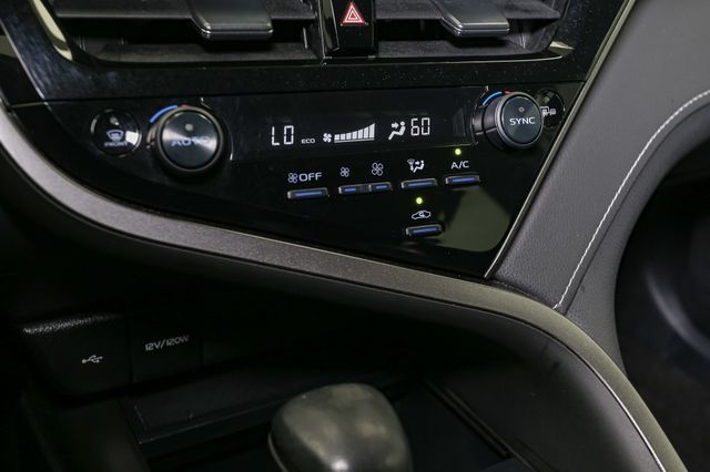 2022 Toyota Camry SE photo 26