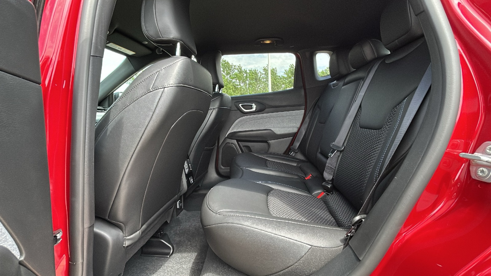 2025 Jeep Compass Latitude photo 11
