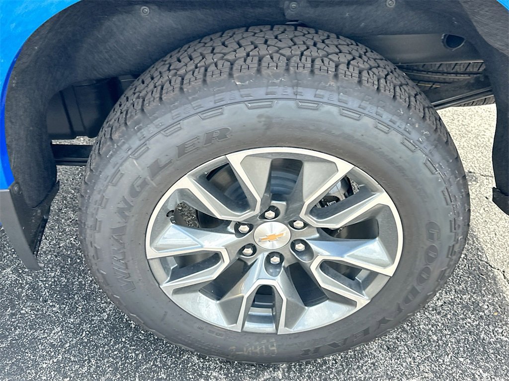 2025 Chevrolet Silverado 1500 LT photo 20