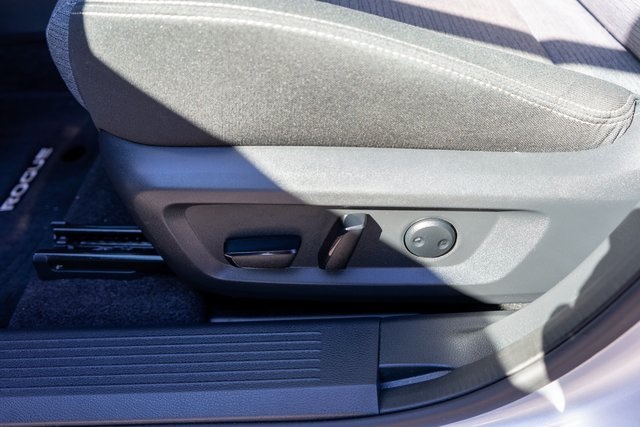 2022 Nissan Rogue SV photo 7