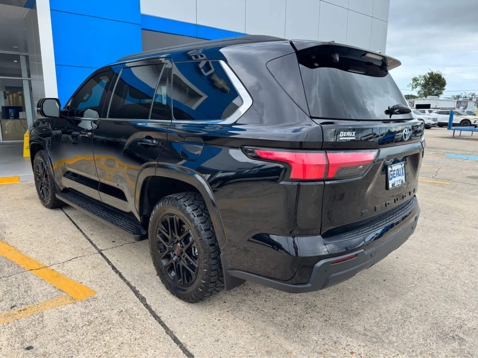 2024 Toyota Sequoia SR5 photo 3