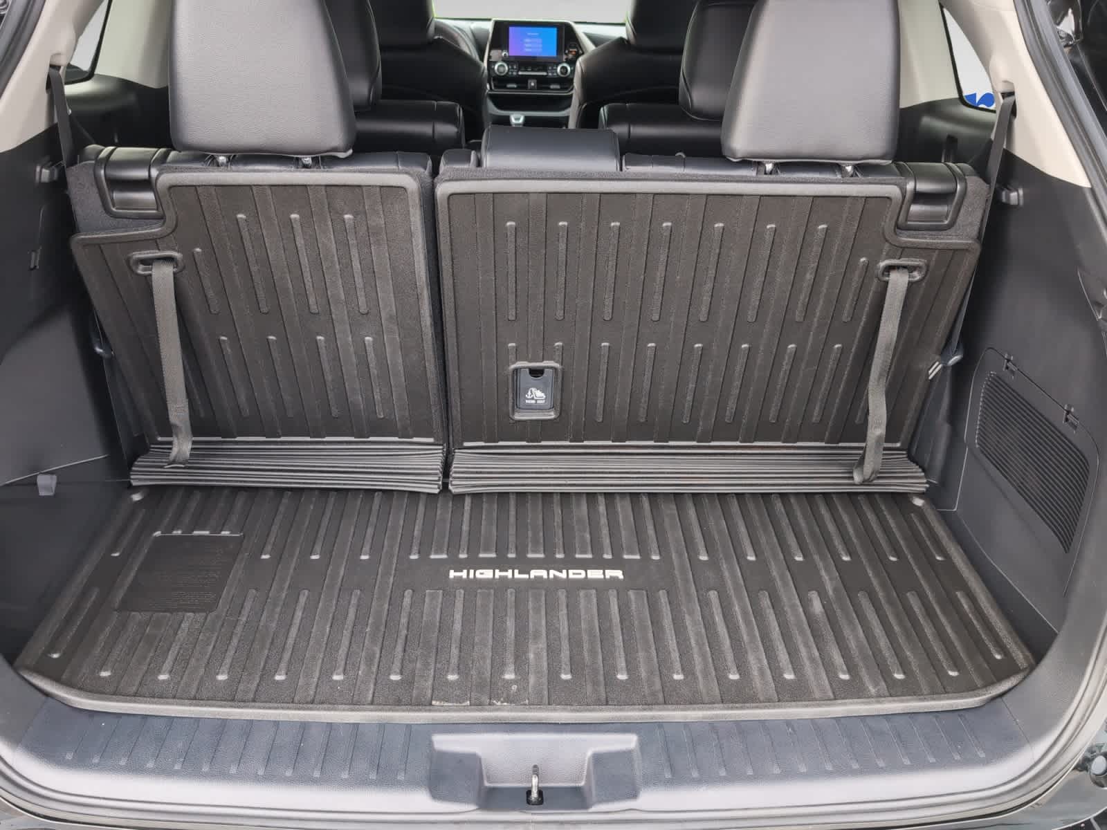 PreOwned 2023 Toyota Highlander XLE SUV in Westborough LW1069 Herb