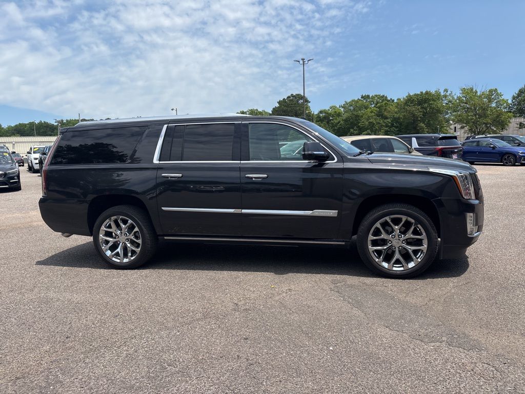 2019 Cadillac Escalade ESV Platinum photo 19
