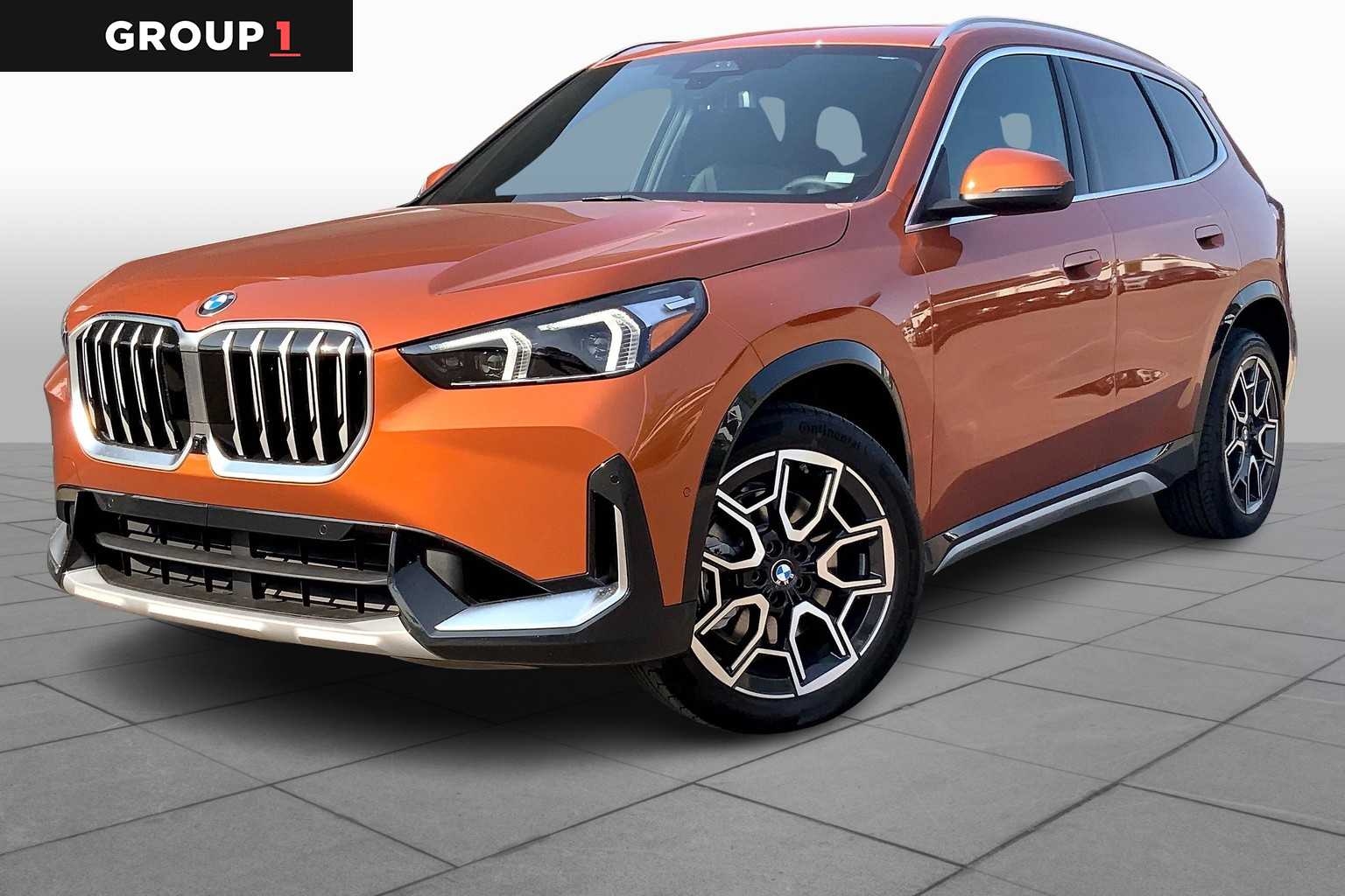 BMW X1　xDrive28i バーミリオンレッド BMW Aurora | The 2024 X1 XDRIVE28I