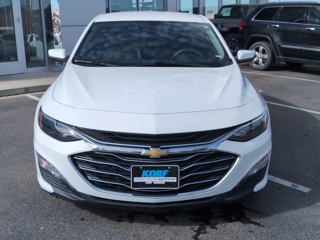 2023 Chevrolet Malibu 1LT photo 2