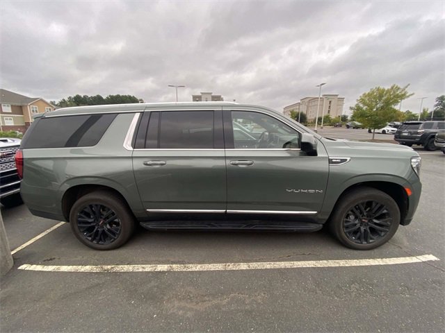 2023 Gmc Yukon XL SLT photo 4