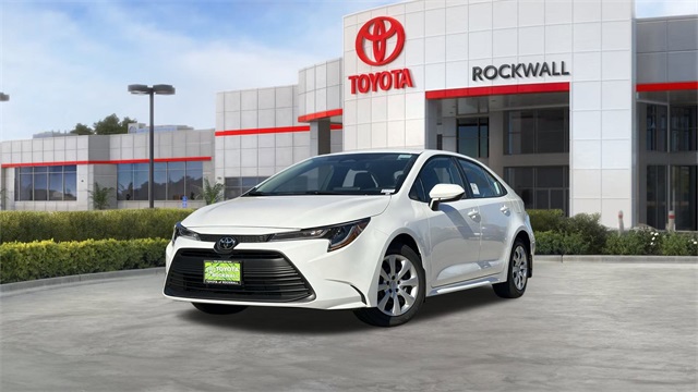 2026 Toyota Corolla LE's photo