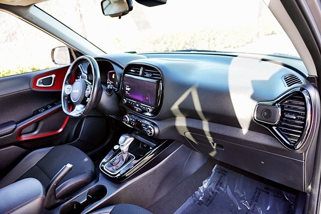 Used 2023 Gray Kia GT-Line image 9